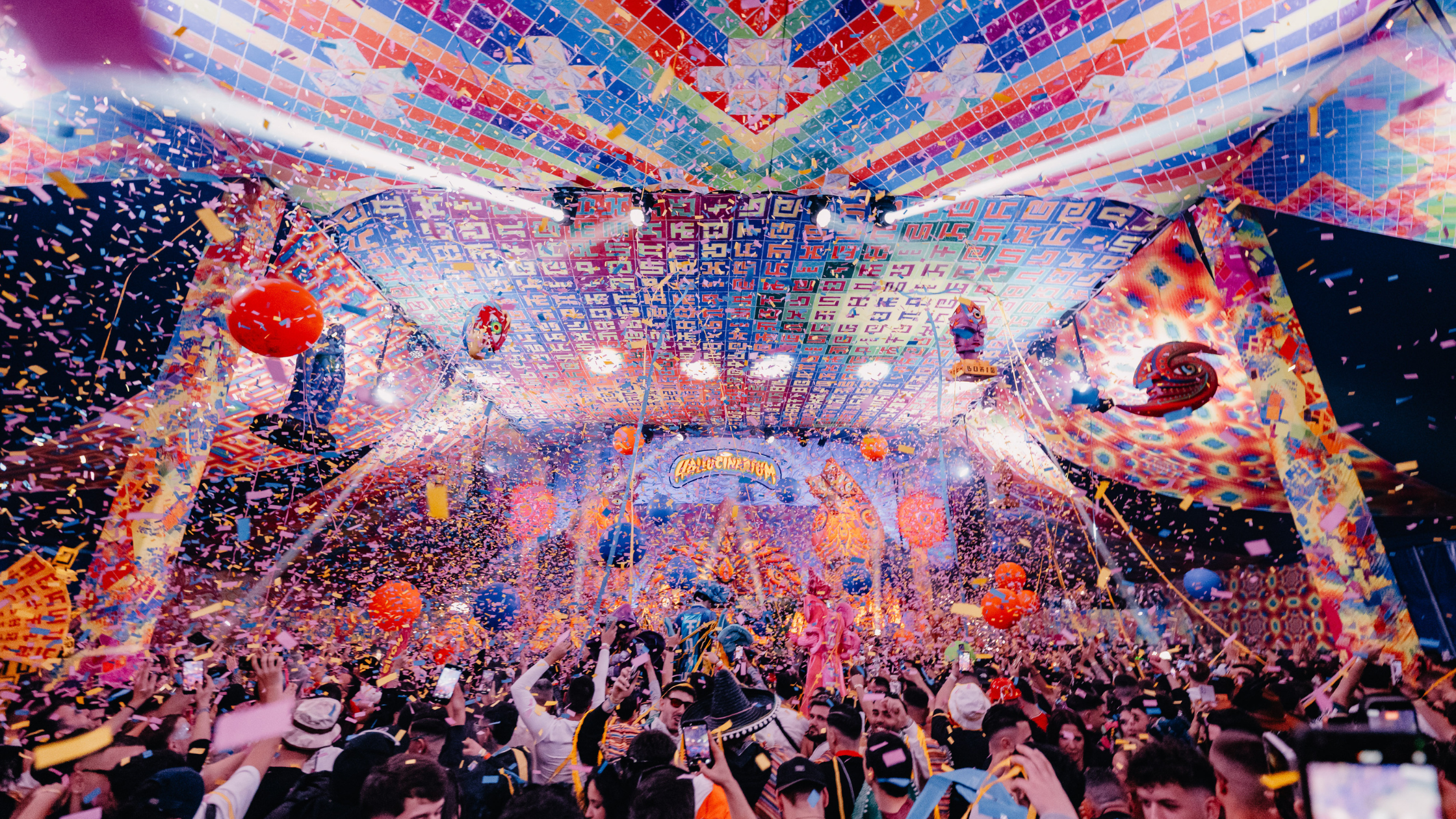 elrow XXL Winamax Carnaval Sevilla: sold out con 20.000 personas bailando… y jugando