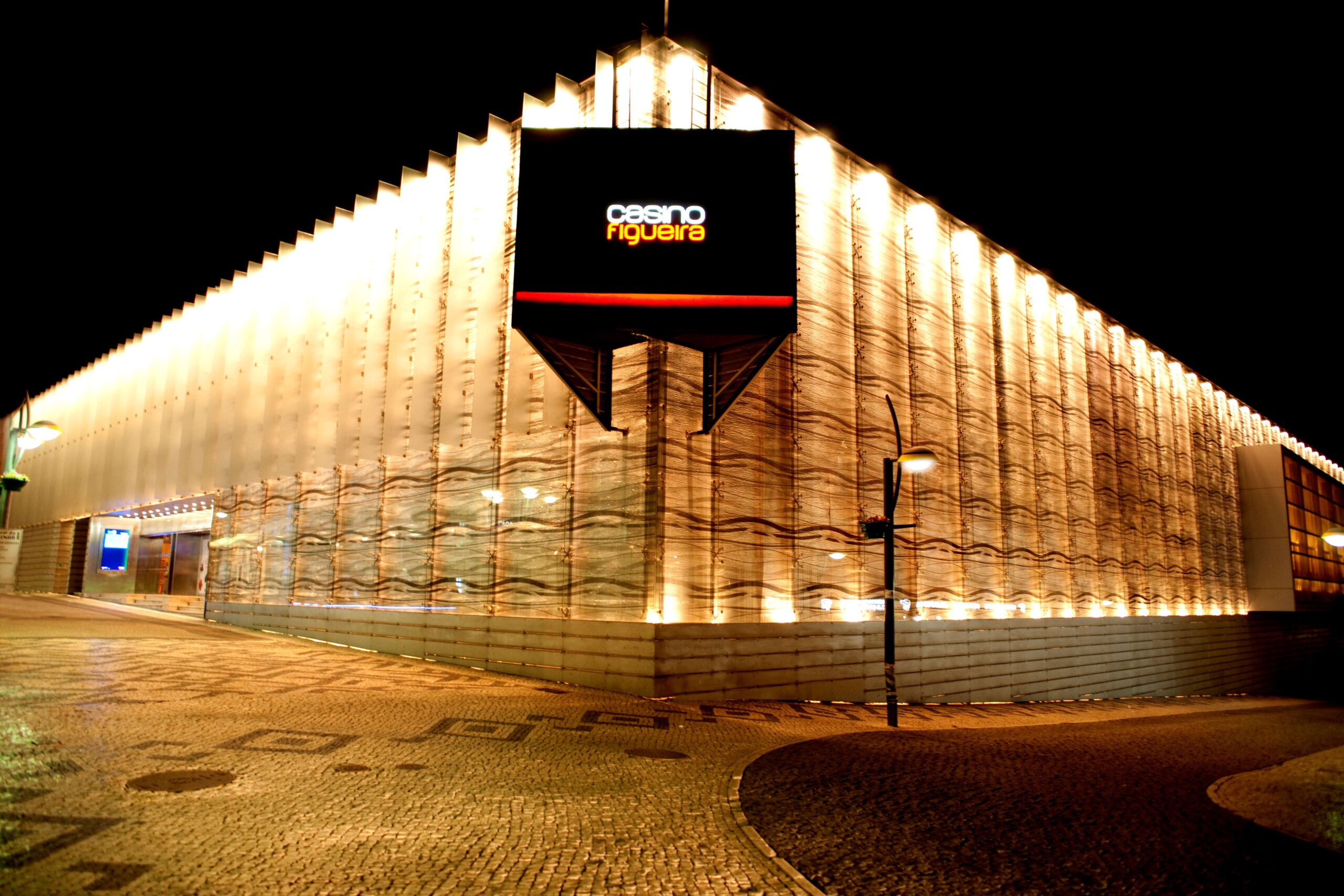 CIRSA desembarca en el juego presencial portugués con la compra del histórico Casino Figueira